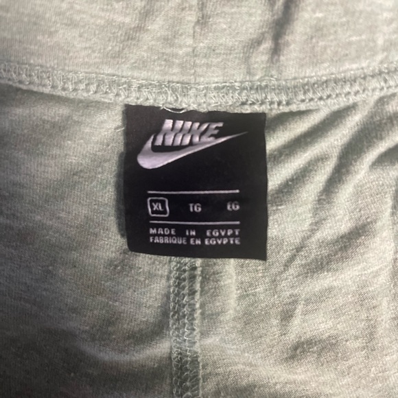 Nike shorts - Picture 2 of 2